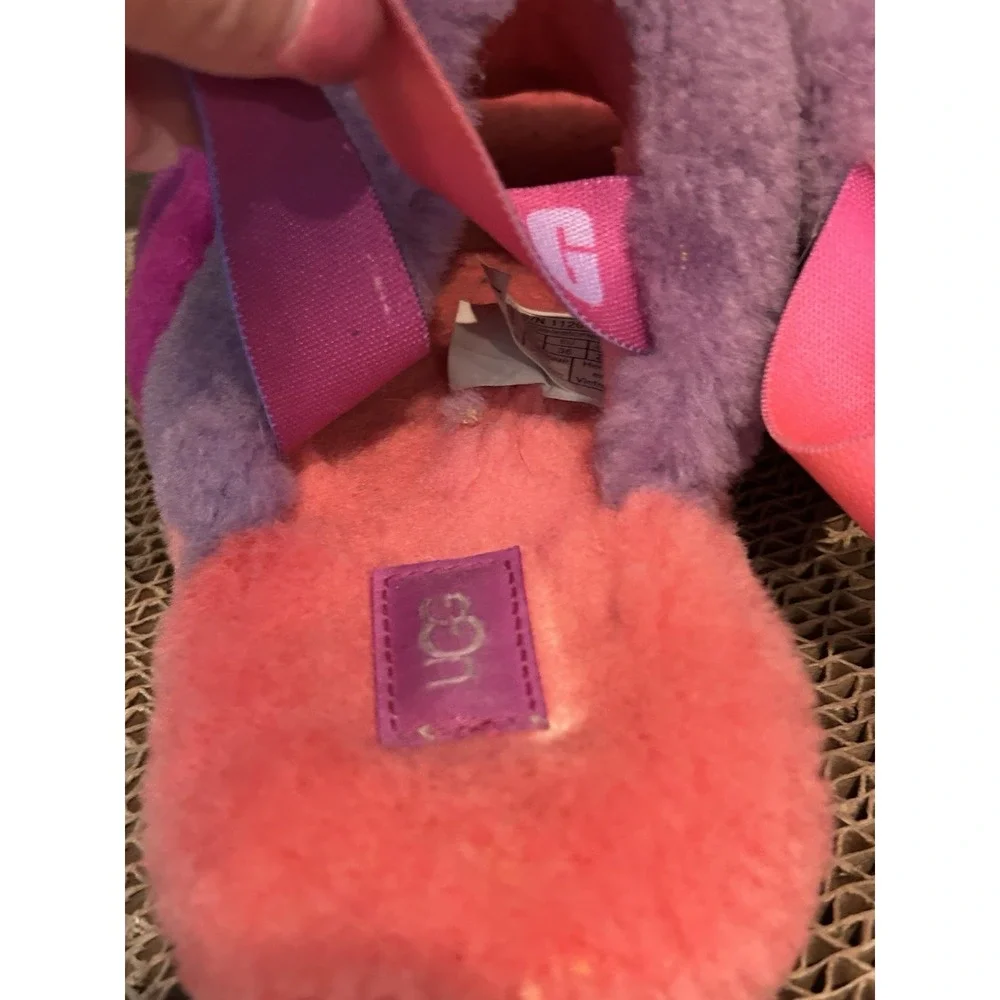 Ugg Fluff Yeah Rainbow Fur‎ Youth Size 4